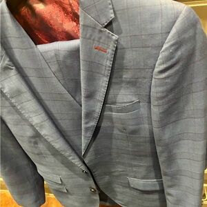 Men's Gray/Red hint 3 piece Suit.  38s Slim.  32/30
